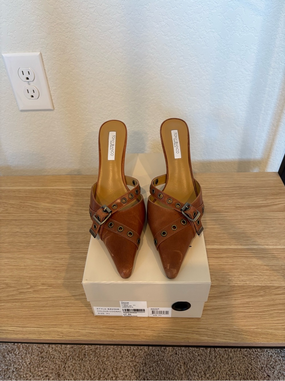 Tony Bianco Savoir Mule - Picture 4 of 7